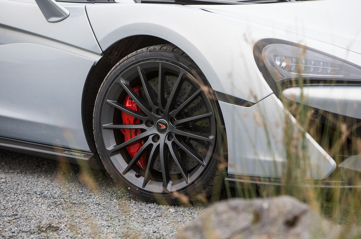 Jaguar F Type Svr Vs Mclaren 570gt Great British Gts Compared