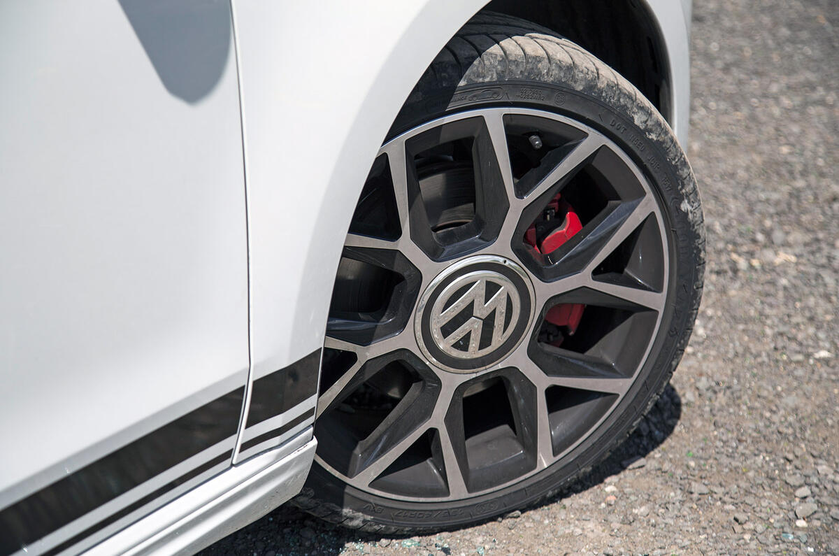 Suzuki Swift Sport vs Volkswagen Up GTI