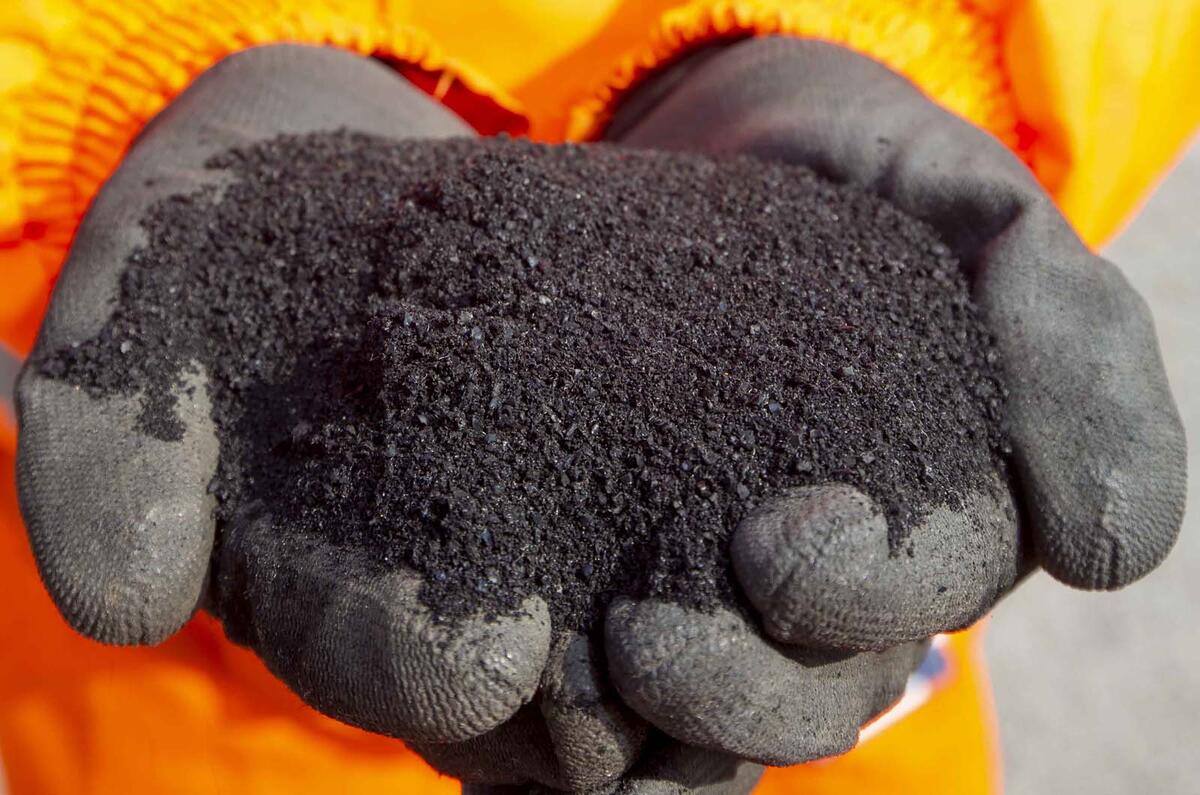 Tarmac uses waste tyres to make rubberised road asphalt ...
