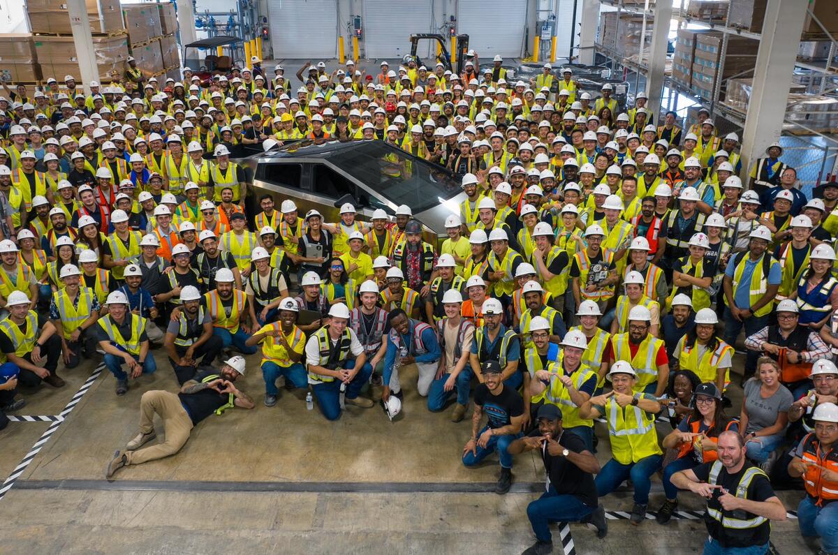 Tesla cybertruck production