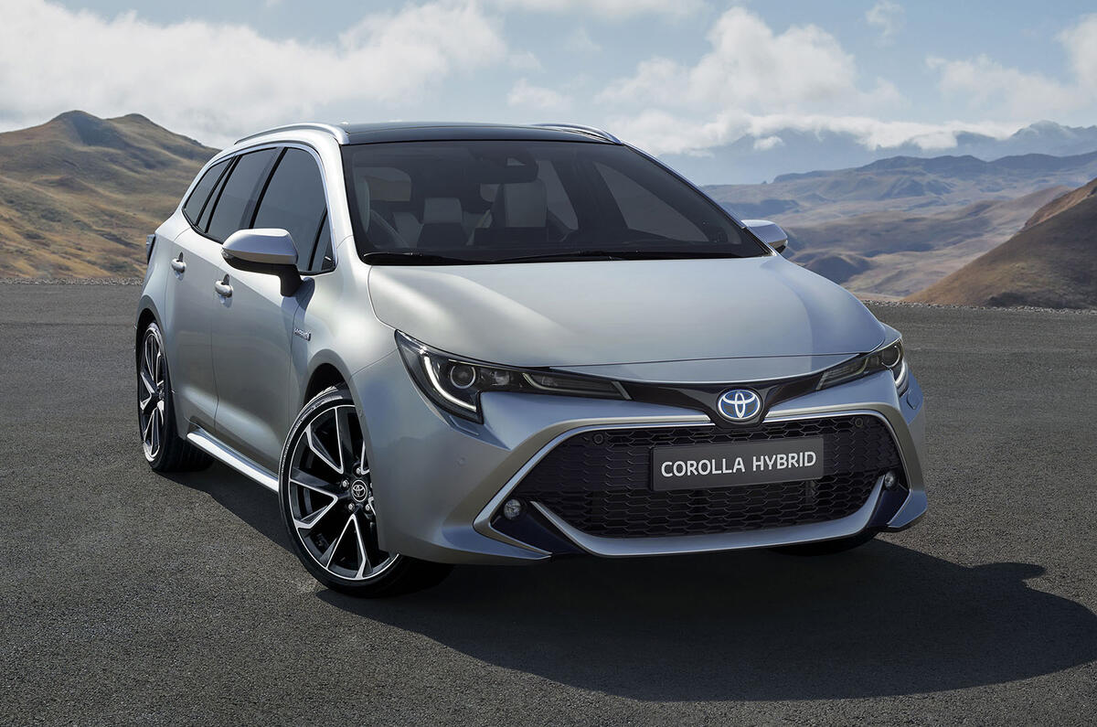 Toyota Corolla Touring Sports front three-quarter