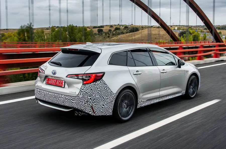 Toyota Corolla Touring Sports 2 0 Hybrid 2019 Review Autocar