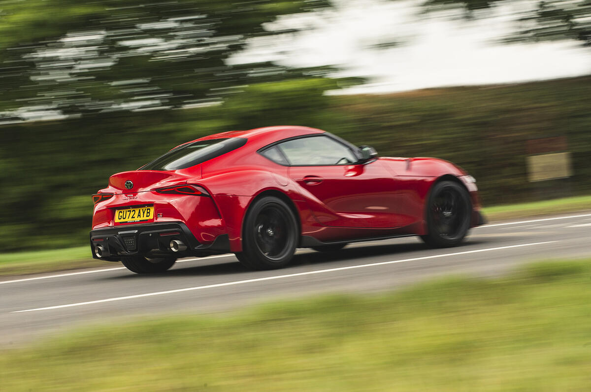 toyota supra 2022 05 side panning