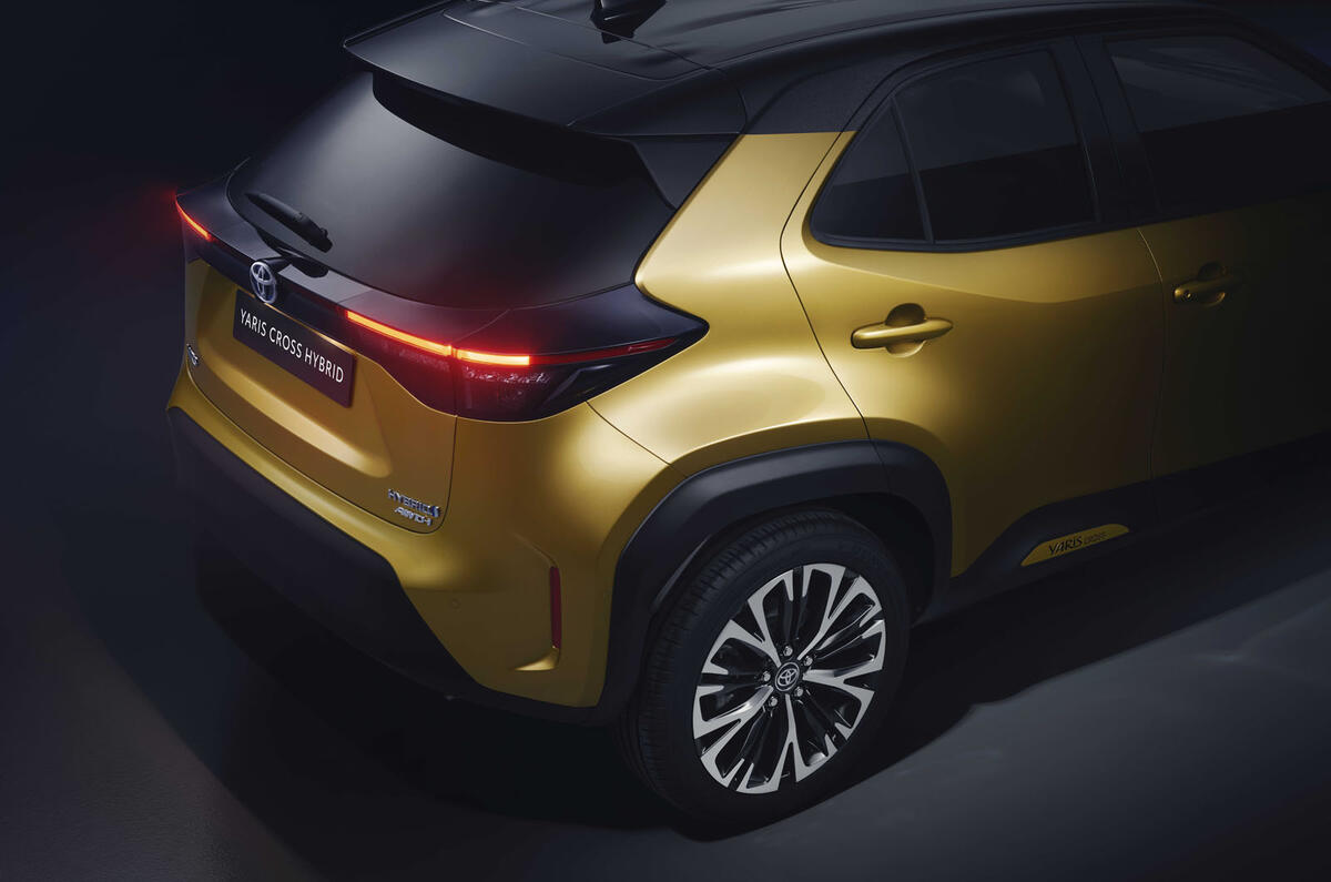 2020 Toyota Yaris Cross official image - back right