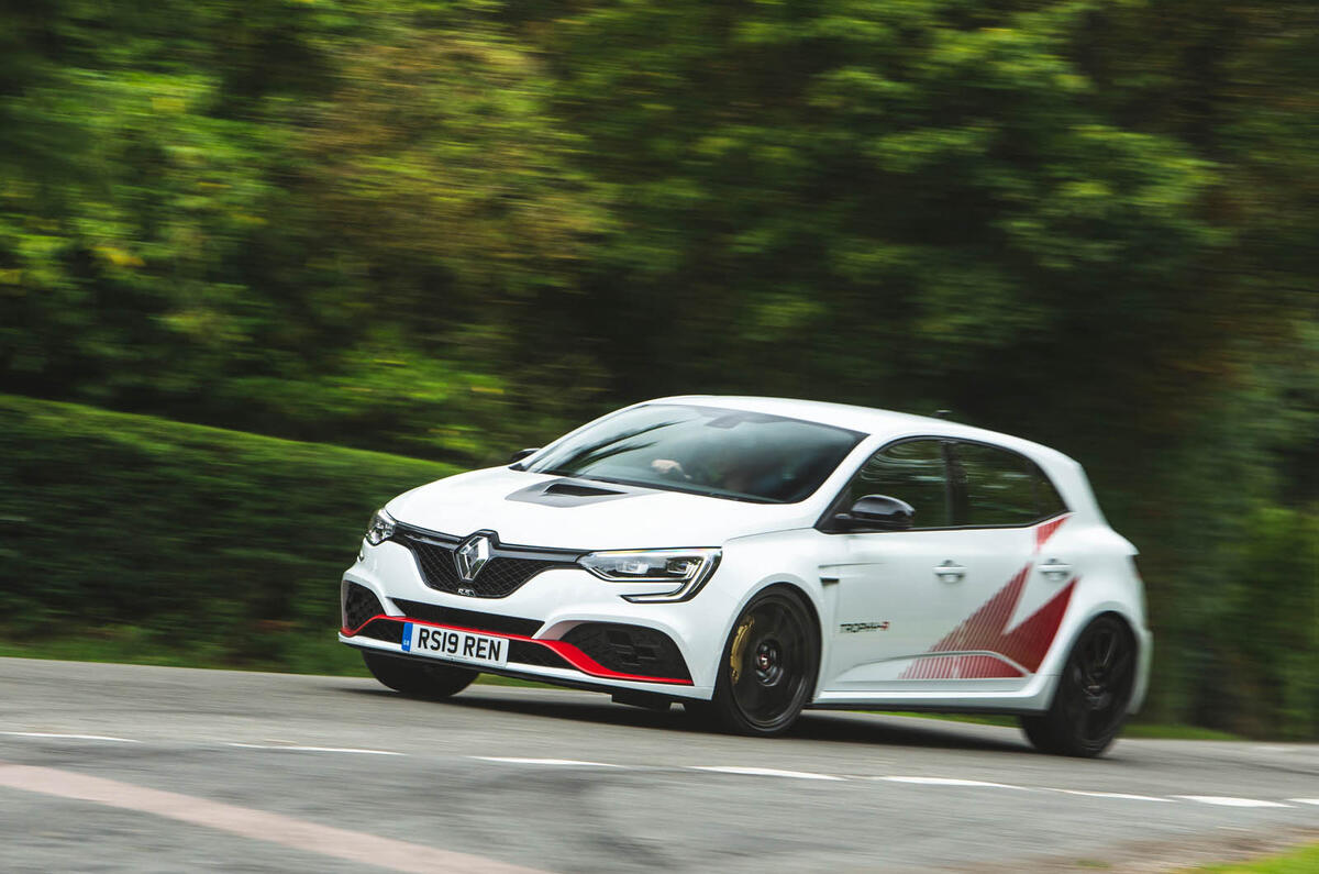 Renault Megane Rs Trophy R 2019 Uk Review Autocar