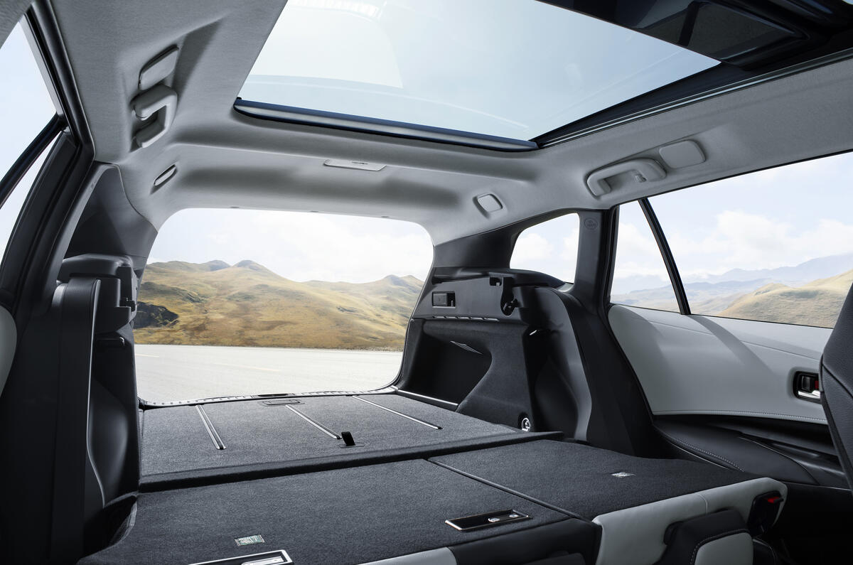 Toyota Corolla Touring Sports back seats
