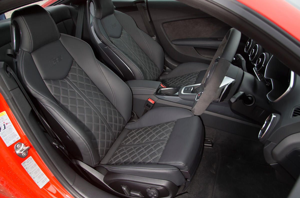 Audi TT RS vs Mercedes-AMG A45 vs Ford Focus RS - group ...