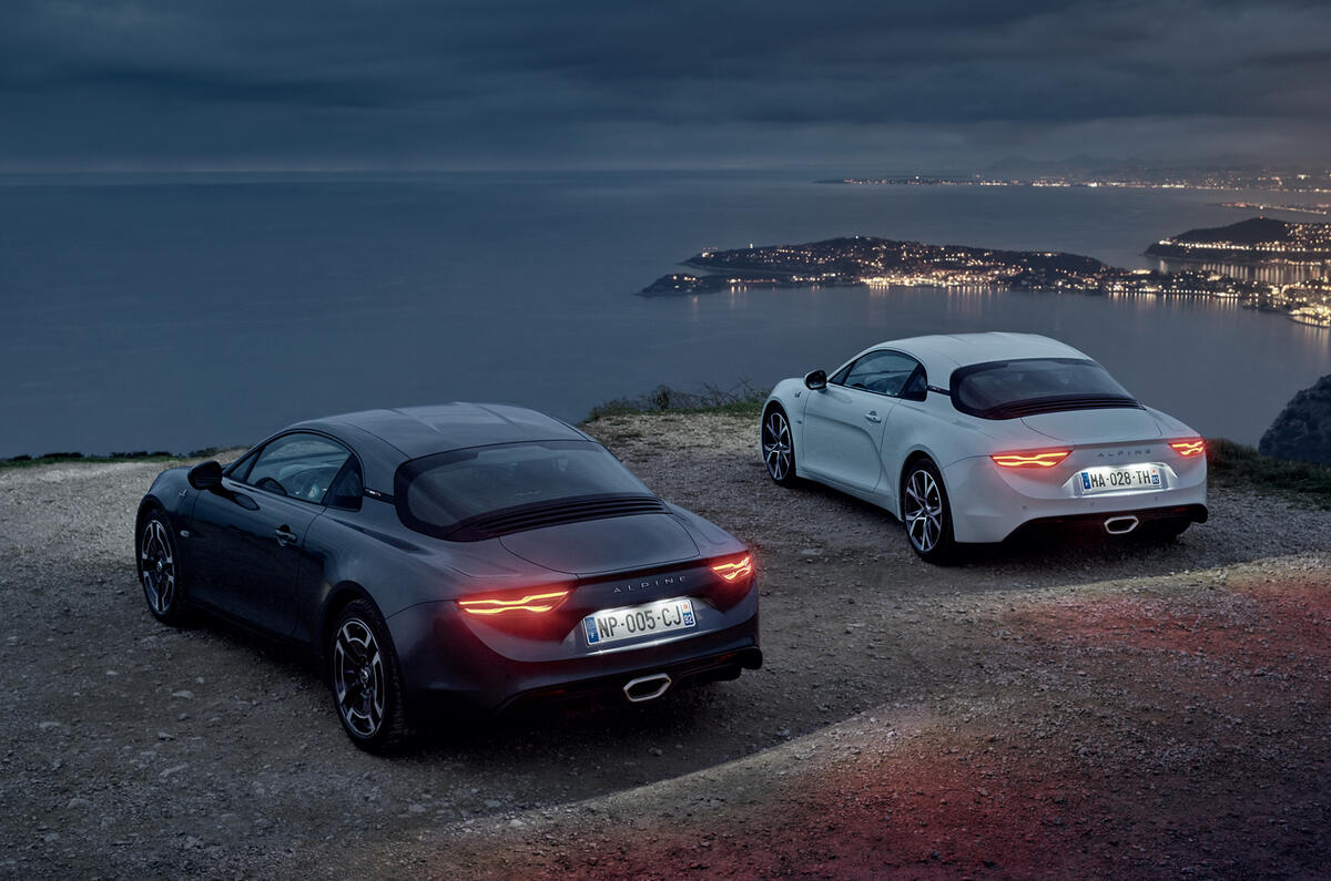 two-new-versions-for-the-alpine-a110-at-the-geneva-motor-show-07h00-uk-270218-4 taciki.ru