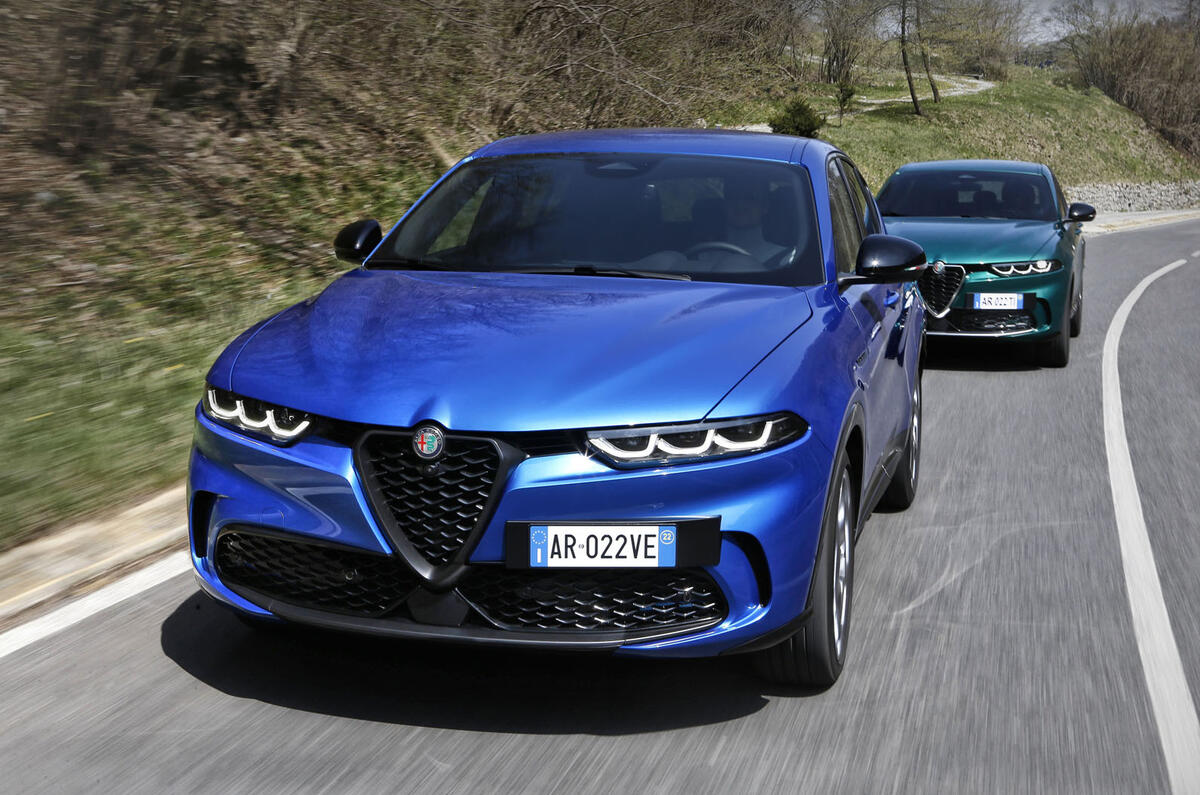 Two Alfa Romeo Tonales driving in Italy