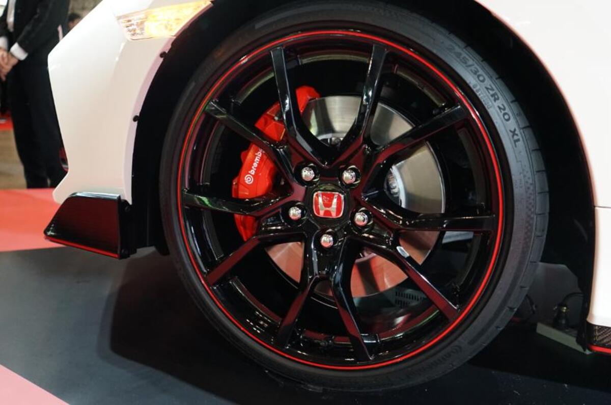 Facelifted Honda Civic Type R Receives Handling And Interior