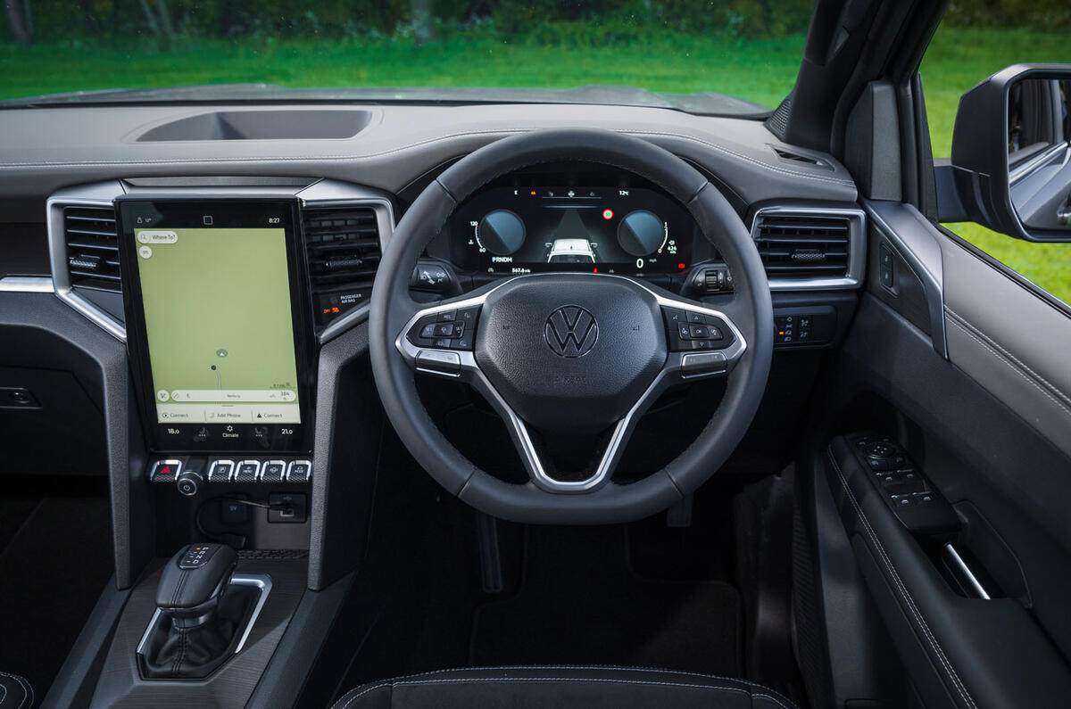 volkswagen amarok style review 2023 08 tableau de bord
