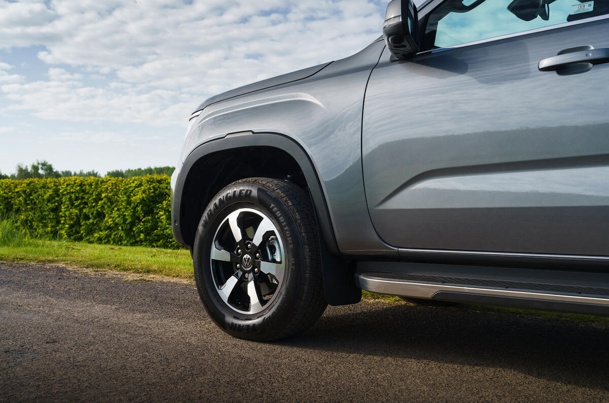 volkswagen amarok style avis 2023 16 détail