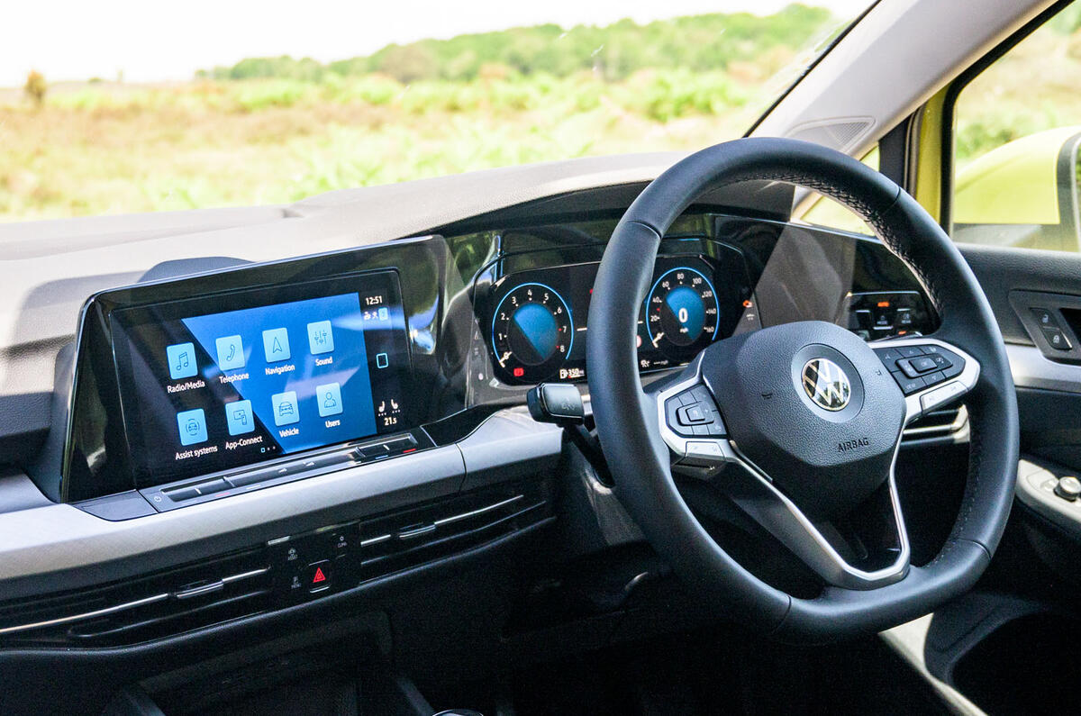 Volkswagen Golf infotainment 2020