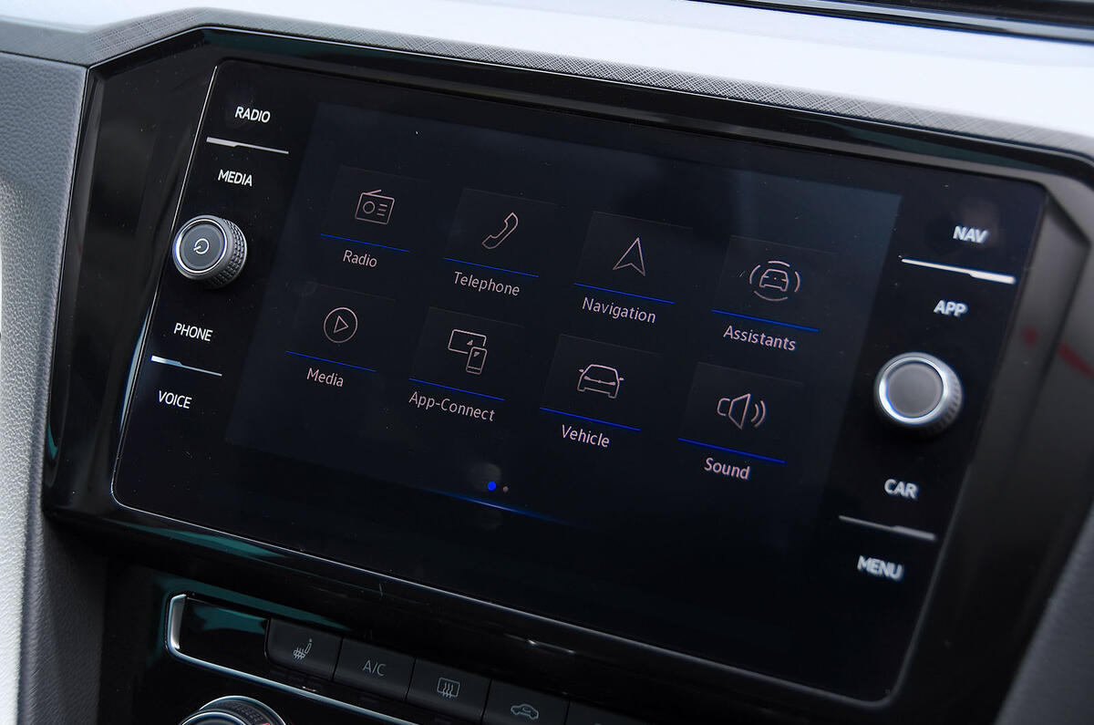 Volkswagen Passat estate infotainment