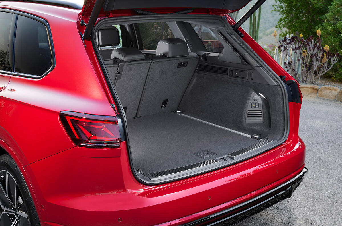 Volkswagen Touareg boot