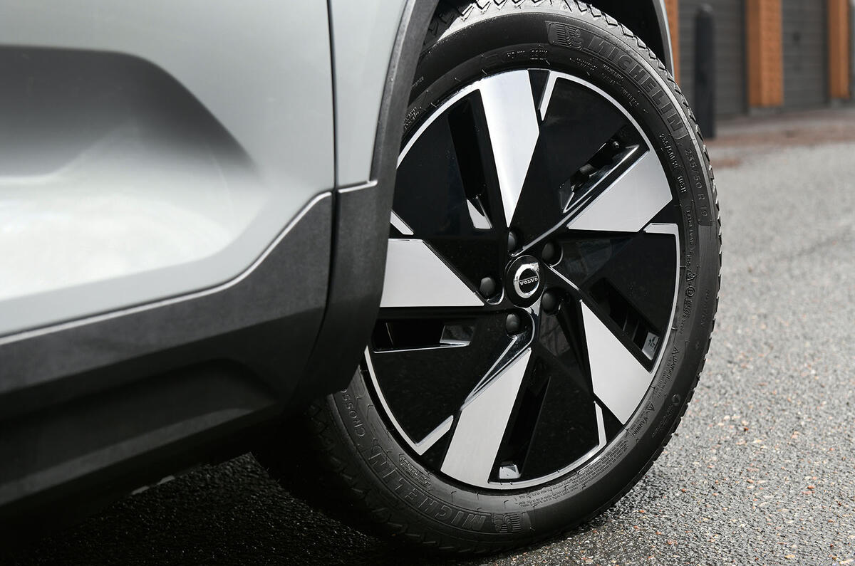 volvo c40 avis 202312 roue