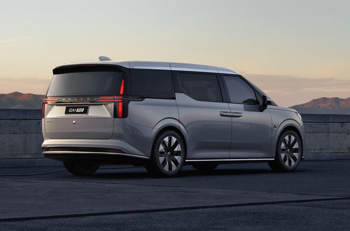 Volvo EM90 задний три четверти