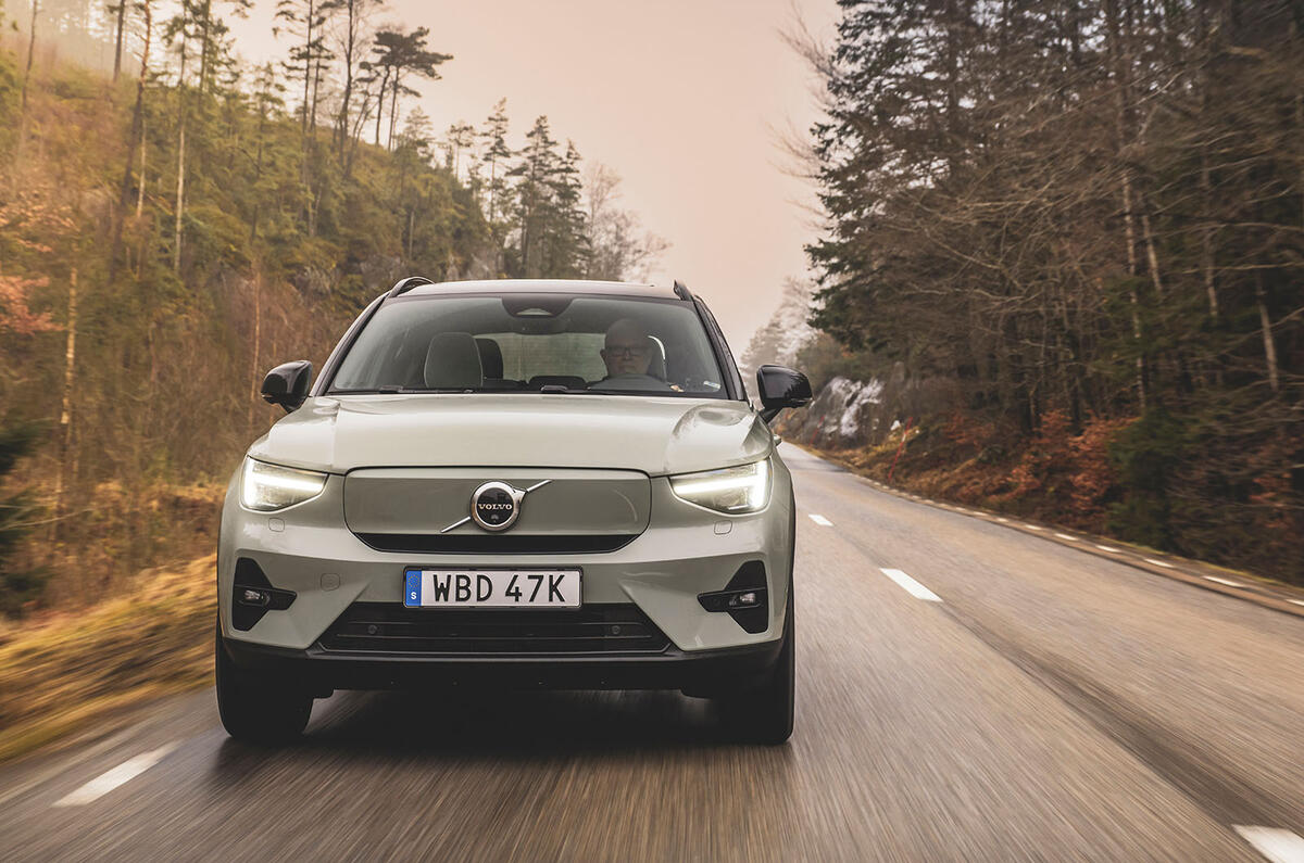 volvo xc40 2023 compte-rendu 05 suivi de l'avant