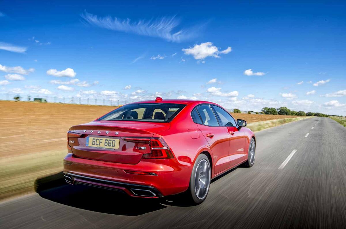Volvo S60 T8 Twin Engine 2019 Uk Review Review Autocar