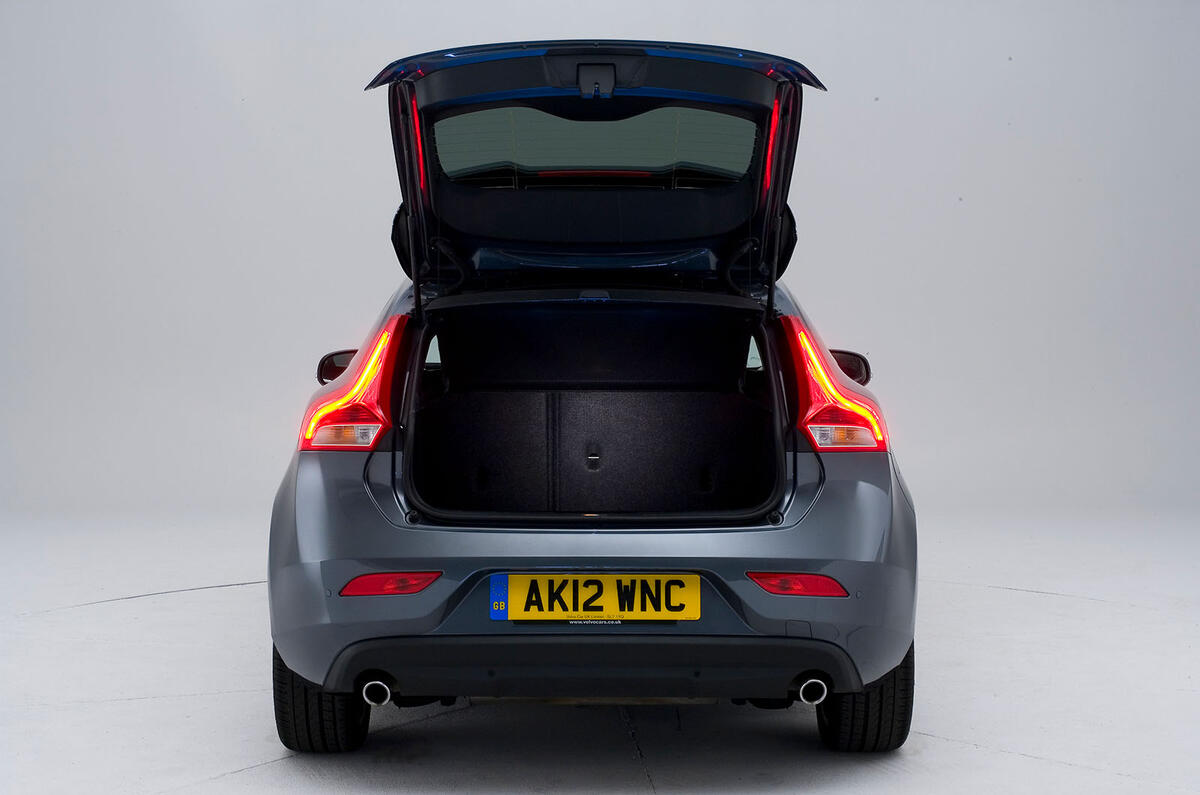 Volvo V40 boot open