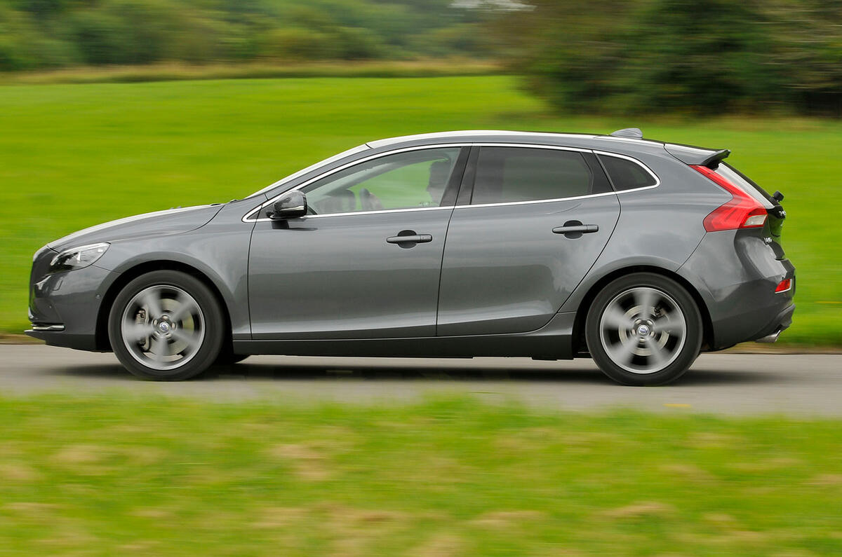 Volvo V40 side