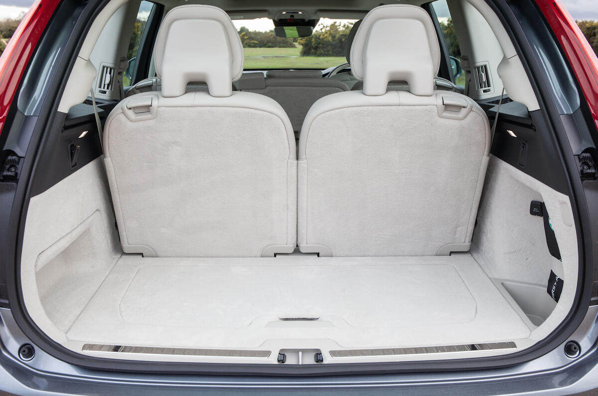 2016 Volvo Xc90 T8 Momentum Review Review Autocar