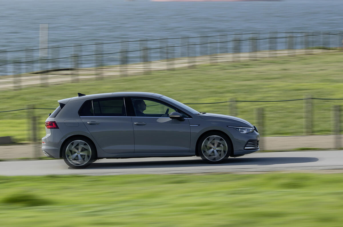 Volkswagen Golf 2 0 Tdi Review Autocar