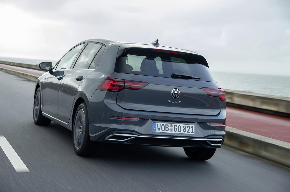 Volkswagen Golf 2 0 Tdi Review Autocar