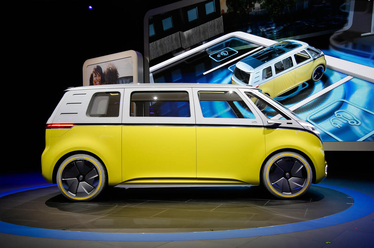 Best Cars For Tall People >> New Volkswagen Microbus concept revealed at Detroit motor ... Best Cars For Tall People >> New Volkswagen Microbus concept revealed at Detroit motor ...