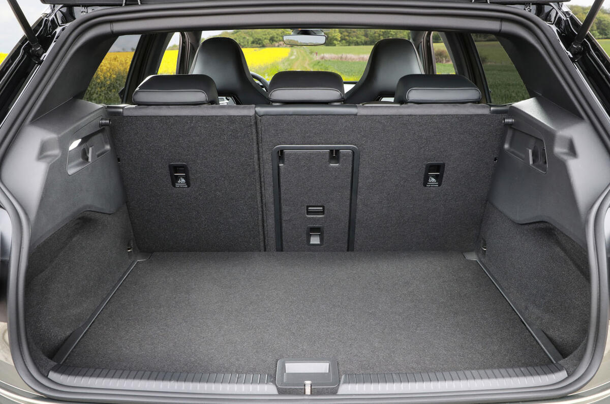 vw id3 review 2023 14 boot