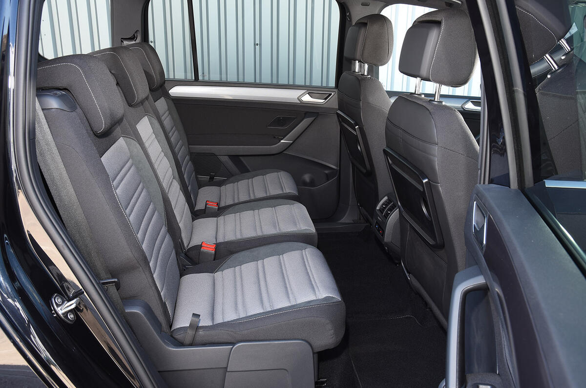 volkswagen touran 2 0 tdi r line review review autocar mpv awards