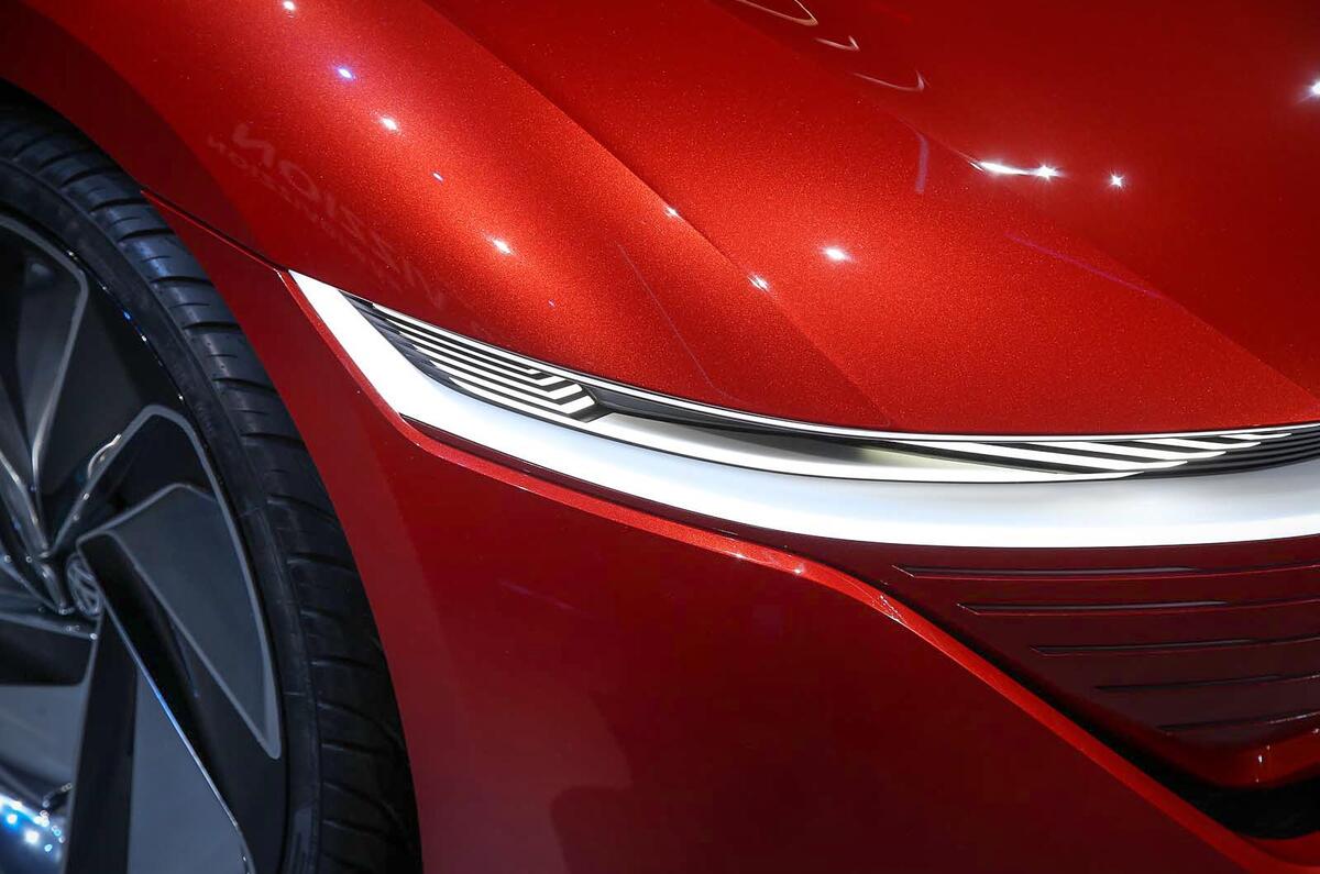 Volkswagen Id Vizzion Concept Previews Future Phaeton Replacement