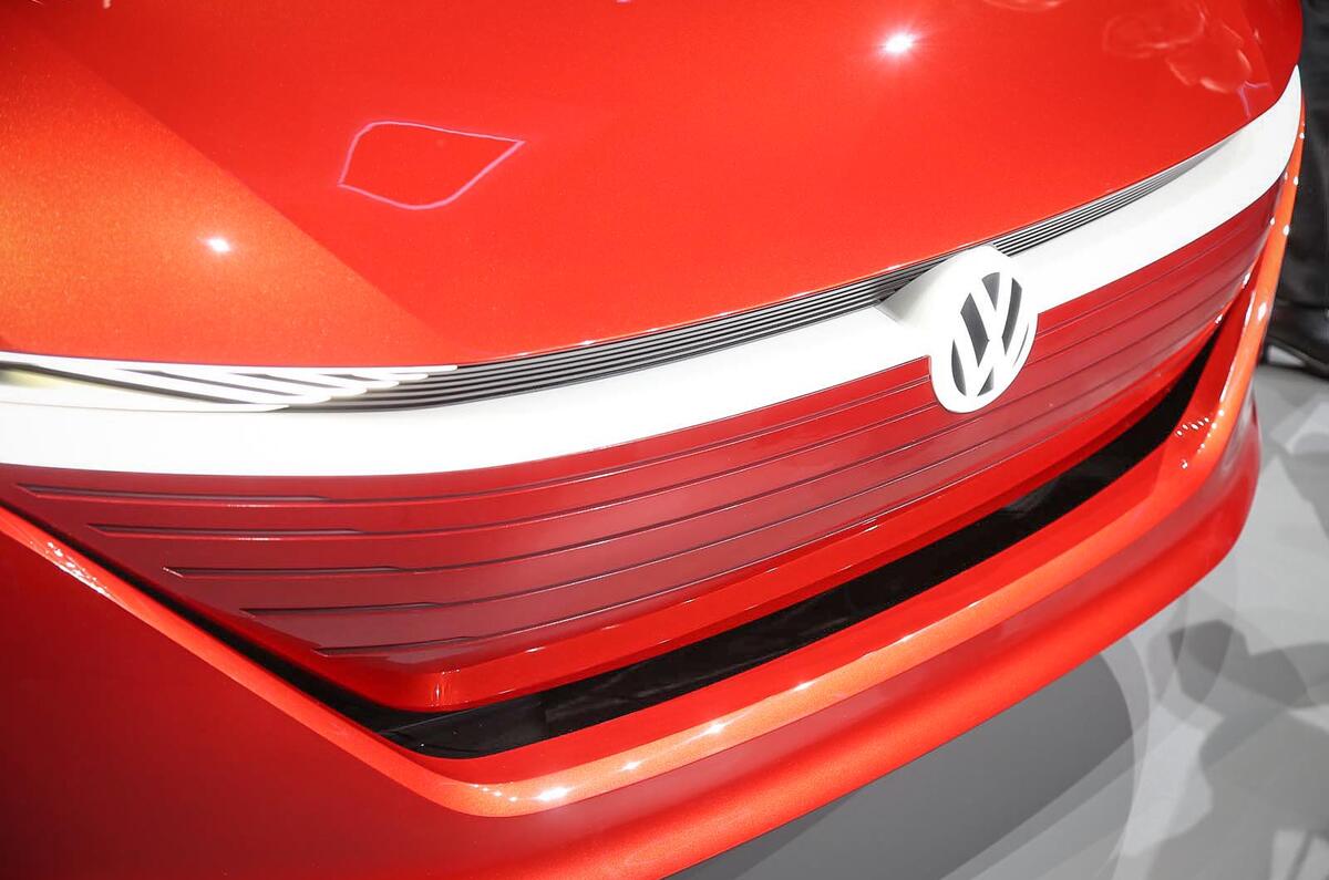 Volkswagen Id Vizzion Concept Previews Future Phaeton Replacement