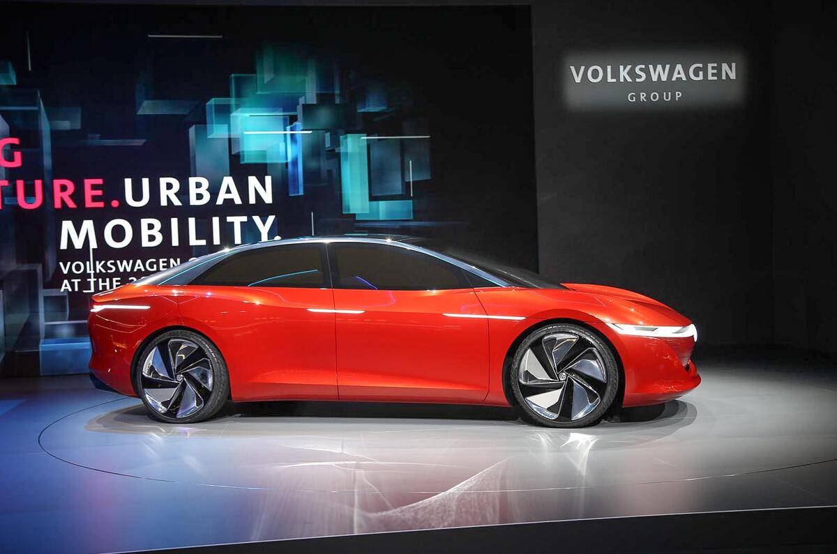 Volkswagen Id Vizzion Concept Previews Future Phaeton Replacement