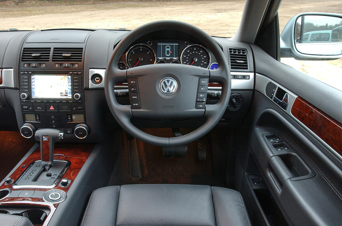 Vw Touareg 3 0 V6 Tdi Review Autocar