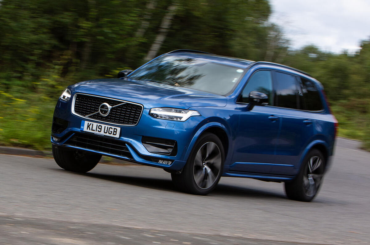 Volvo XC90 B5 AWD R-Design cornering - front