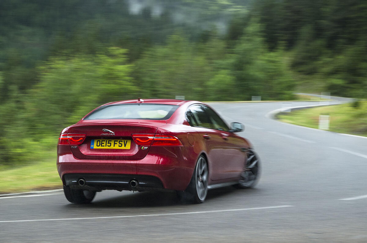 Jaguar xe s 2015