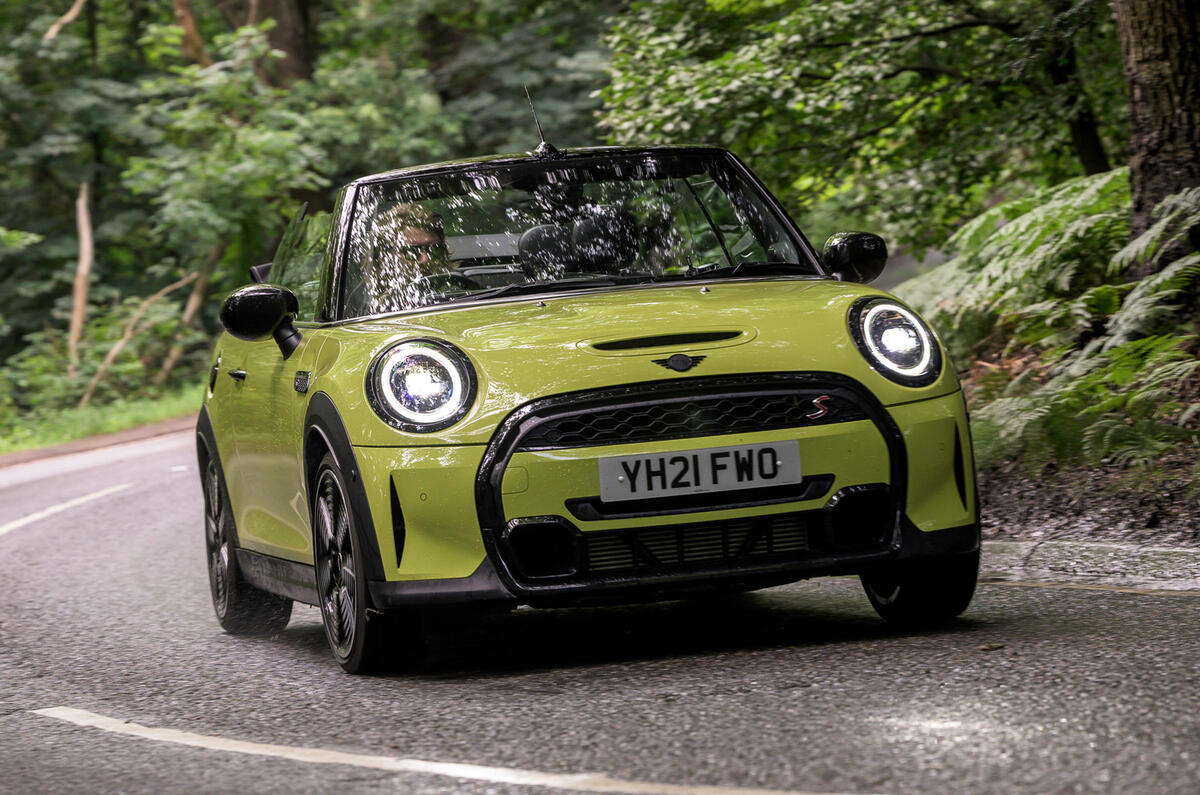 1 Avant de la Mini Convertible 2021 long term hero