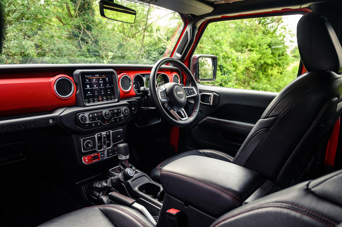 Jeep Wrangler Rubicon 2020 : bilan à long terme - cabine