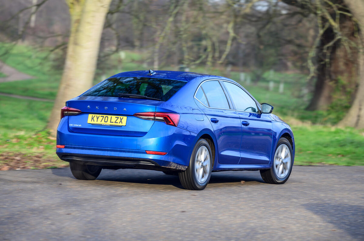 10 Skoda Octavia 2021 : essai à long terme sur route arrière