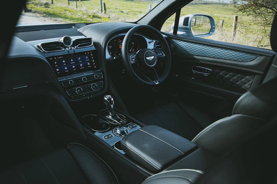 11 Bentley Bentayga V8 2021 : revue à long terme de l'habitacle