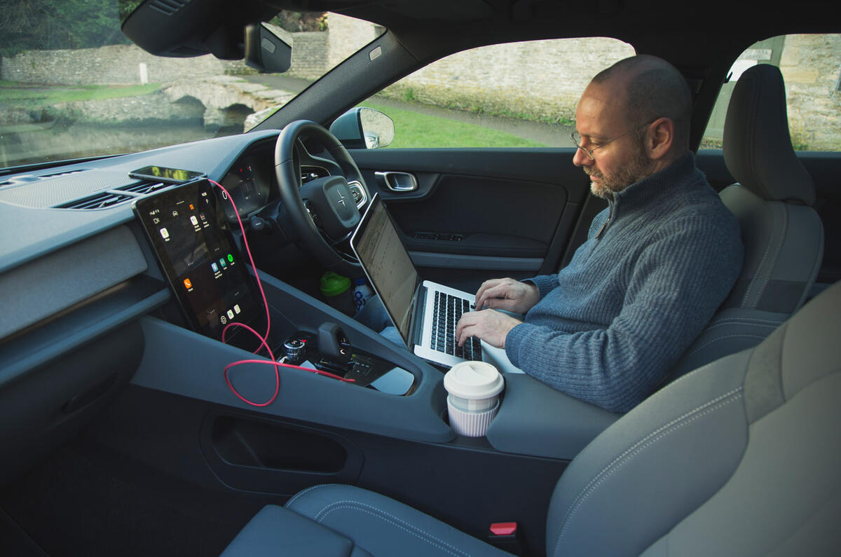 11 Polestar 2 2022 long term review intérieur Travail préalable