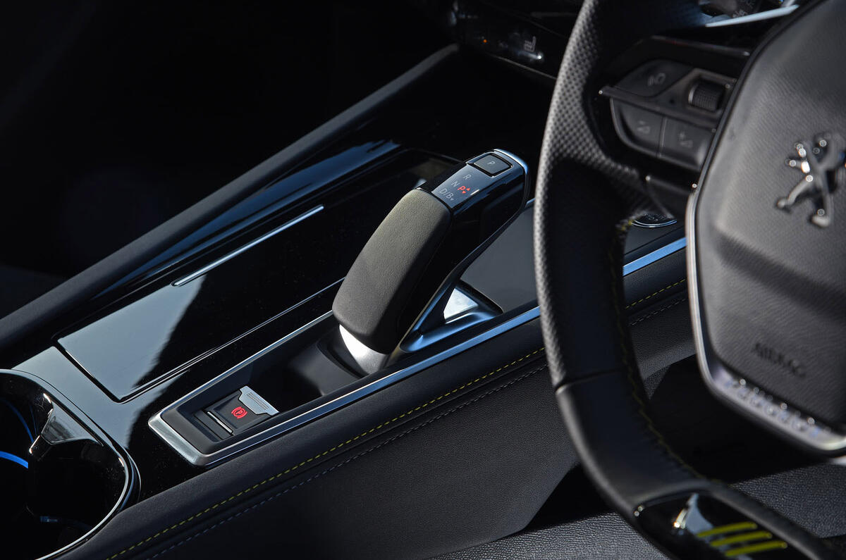 13 Peugeot 508 PSE 2021 : revue à long terme du levier de vitesse