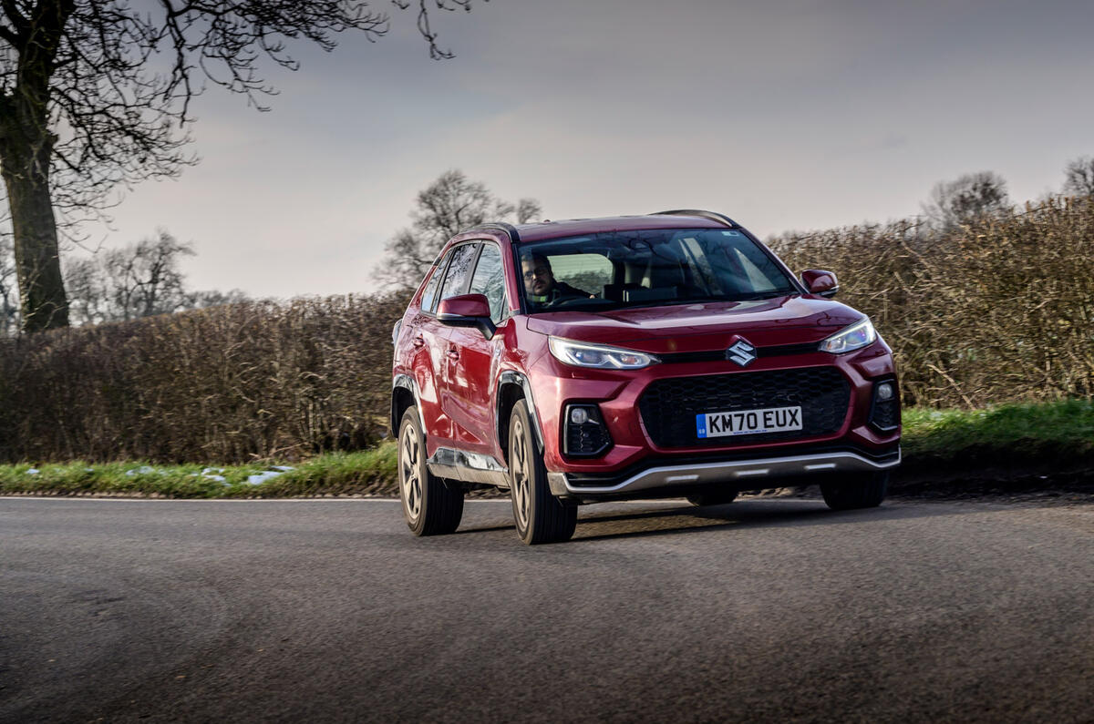 14 Suzuki Across 2021 examen à long terme sur la route avant