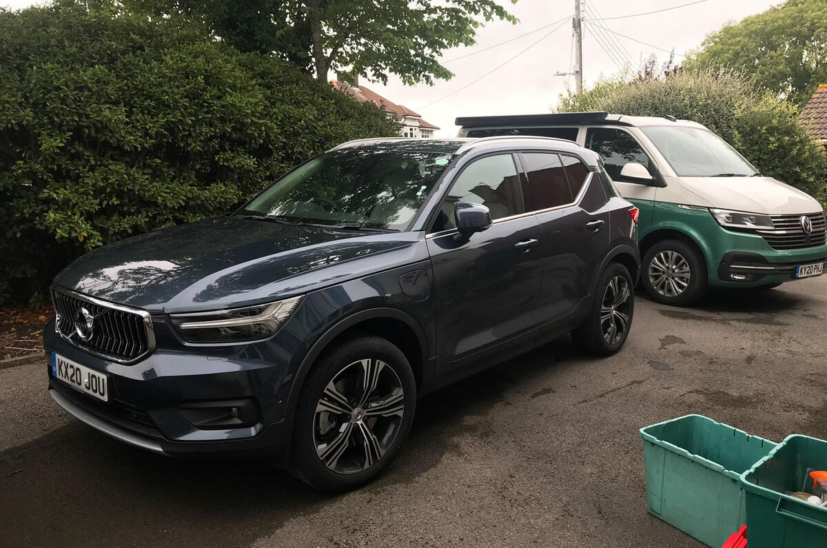 Volvo XC40 Recharge T5 2020 : bilan à long terme - avec le camping-car VW