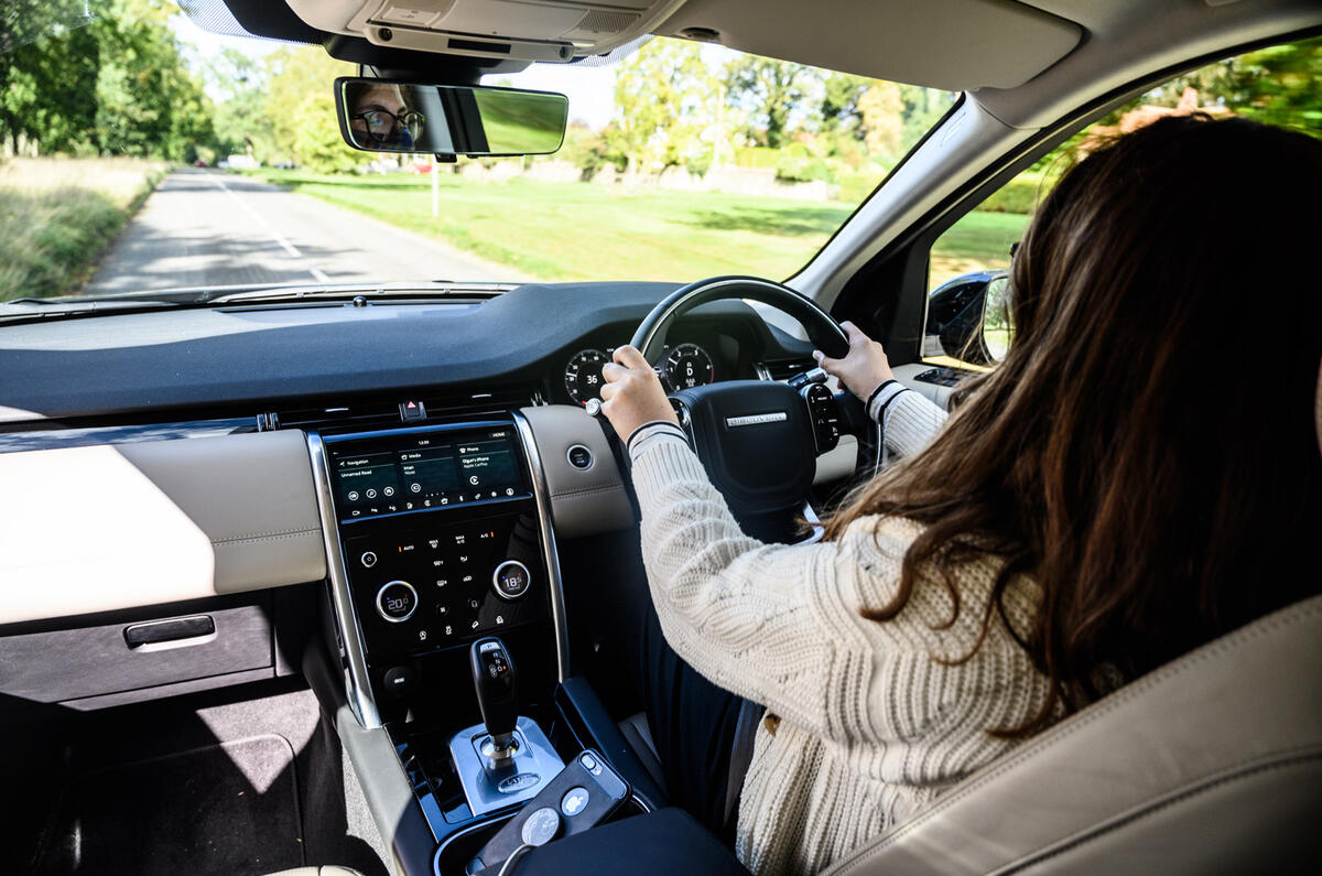 Land Rover Discovery Sport 2020 : bilan à long terme - Rachel Burgess au volant