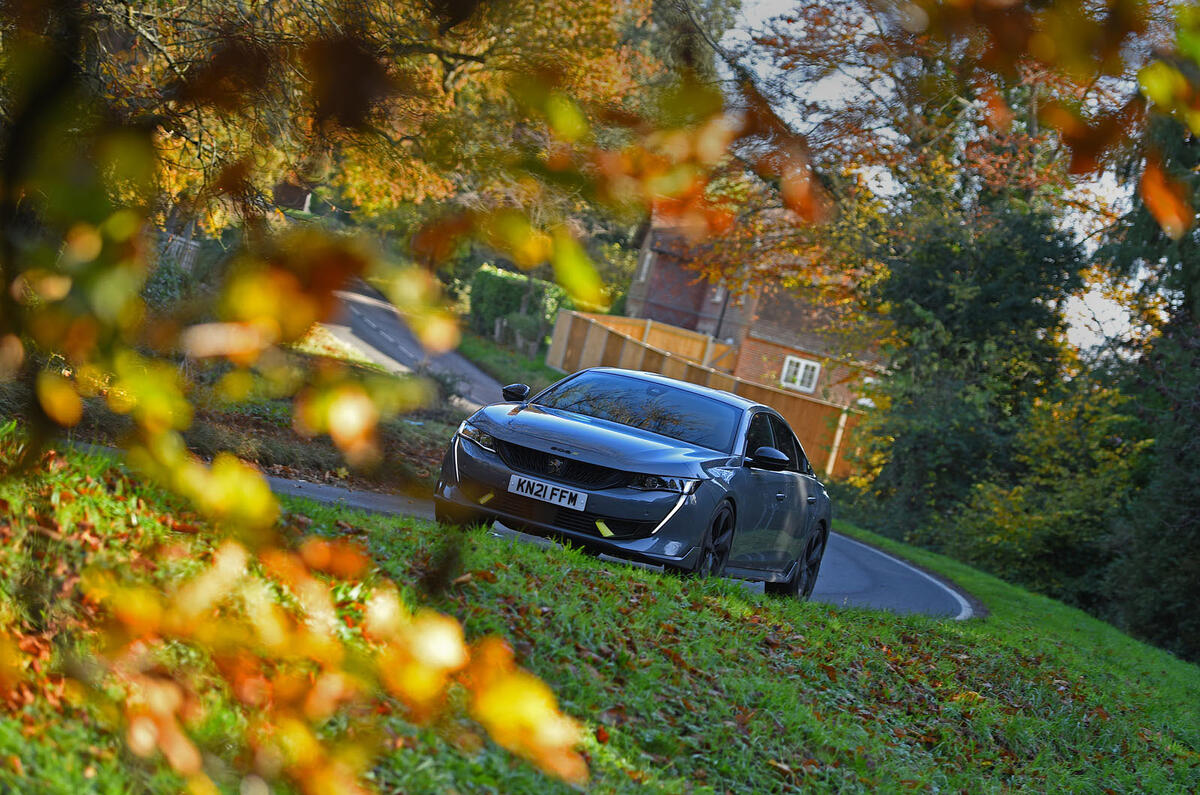 15 Peugeot 508 PSE 2021 examen à long terme sur la route avant