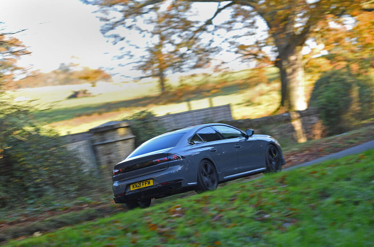 16 Peugeot 508 PSE 2021 : bilan à long terme sur route - arrière