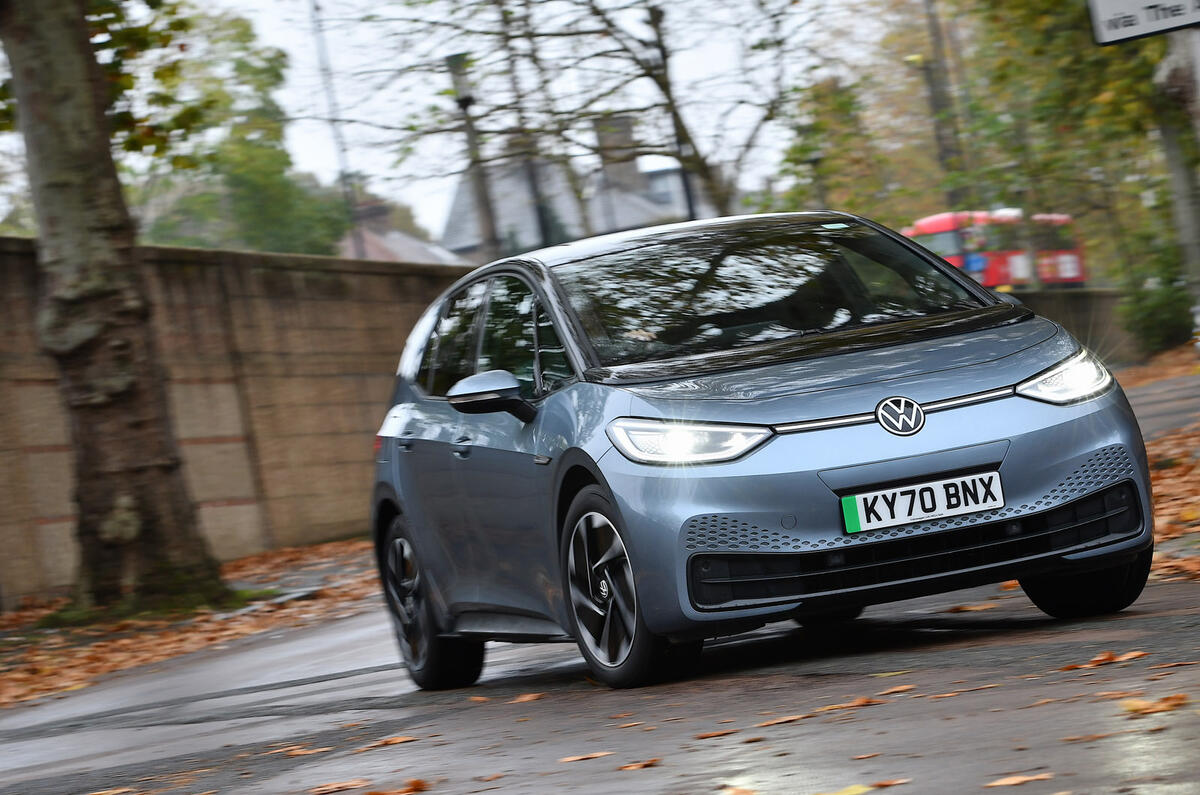 16 Volkswagen ID 3 2021 examen à long terme virage avant