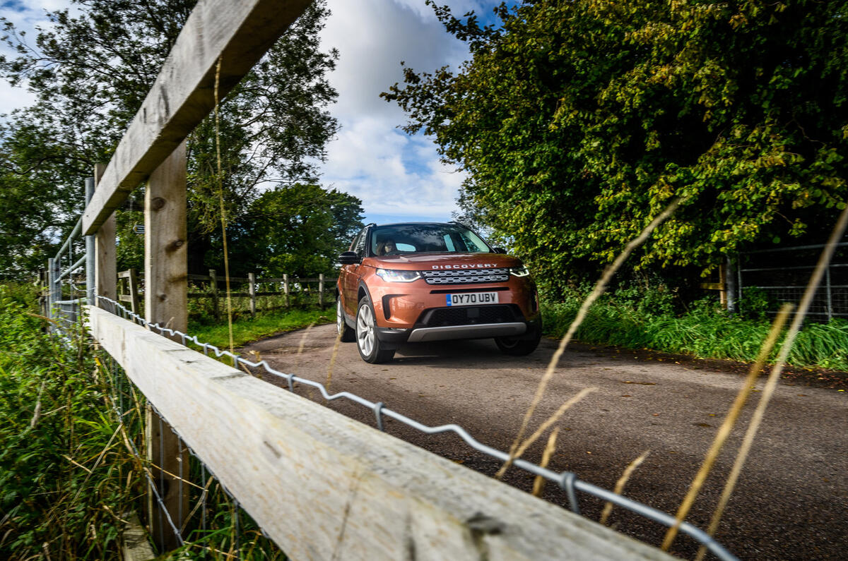 Land Rover Discovery Sport 2020 : bilan à long terme - un front de virage